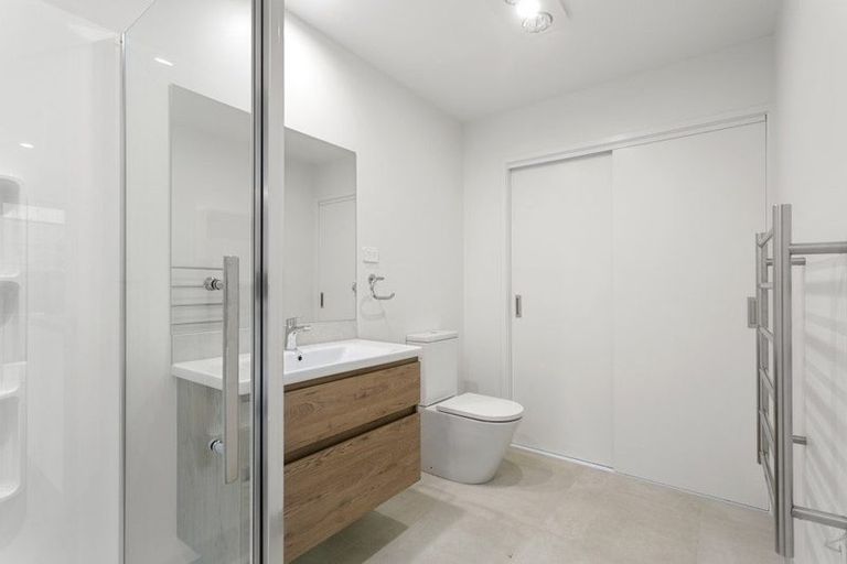 Photo of property in 5 Maraeariki Avenue, Orewa, 0931