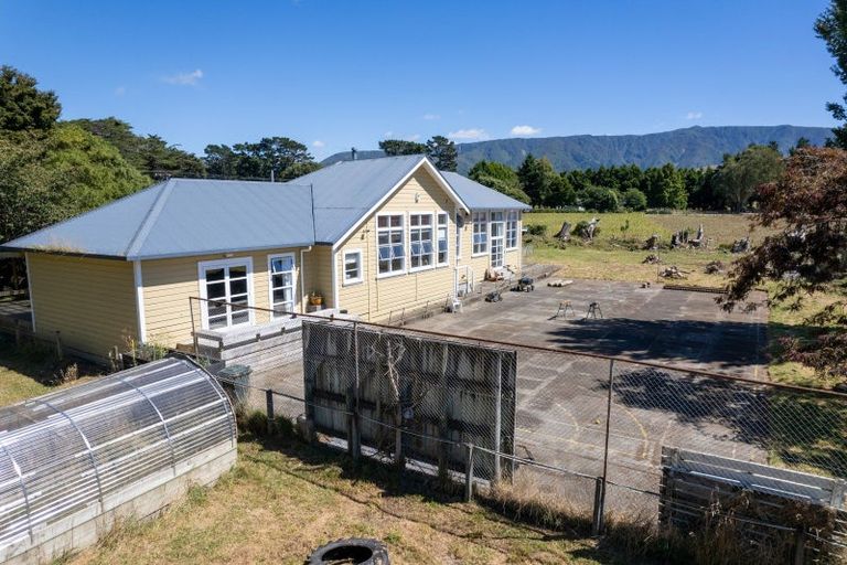 Photo of property in 680 Laws Road, Dannevirke, 4978