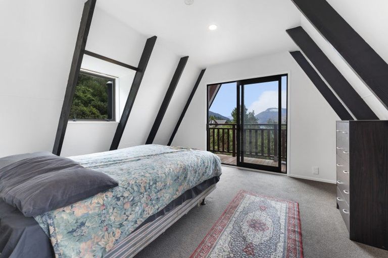 Photo of property in 40 Avalon Crescent, Fernhill, Queenstown, 9300