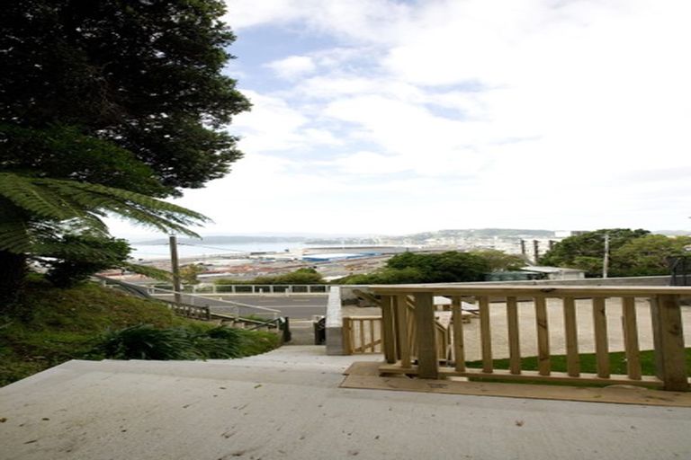 Photo of property in 2/10 Orchard Street, Wadestown, Wellington, 6012