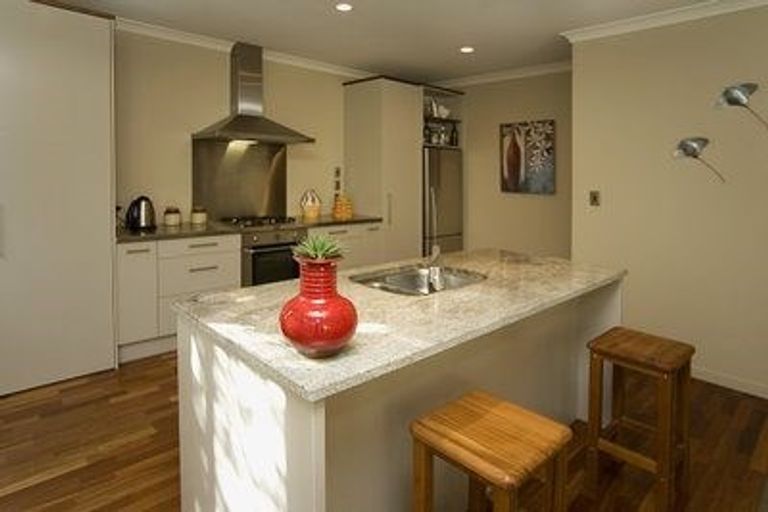 Photo of property in 50a Pupuke Road, Hillcrest, Auckland, 0627