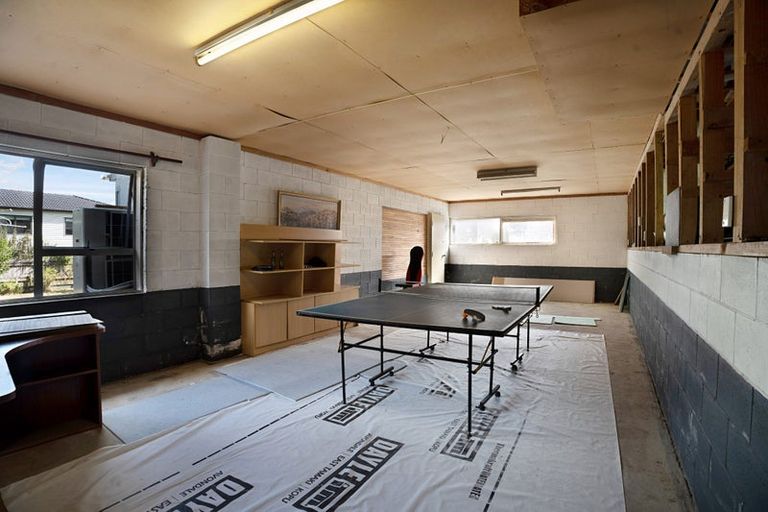 Photo of property in 20 Humphrey Kemp Avenue, Henderson, Auckland, 0612