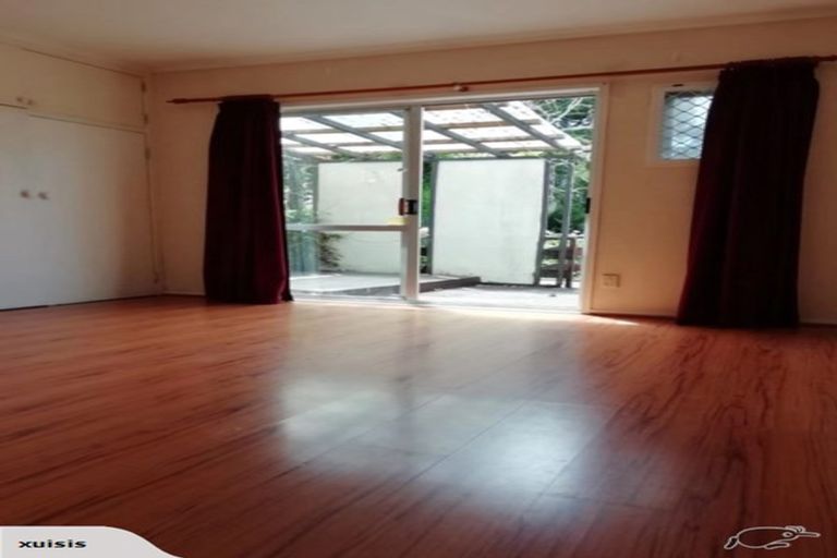 Photo of property in 8 Cypress Place, Sunnynook, Auckland, 0620