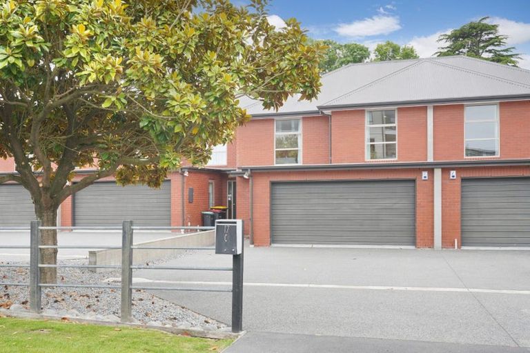 Photo of property in 17a Athol Terrace, Upper Riccarton, Christchurch, 8041