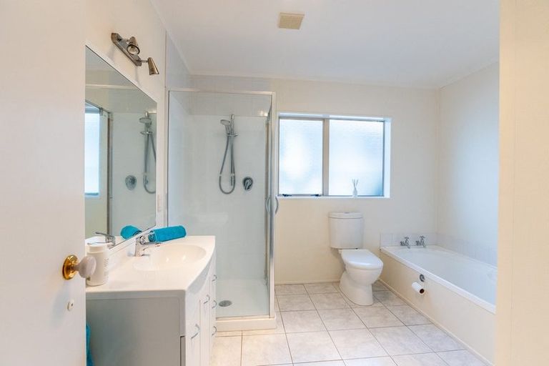 Photo of property in 10a Sunburst Court, Paraparaumu Beach, Paraparaumu, 5032