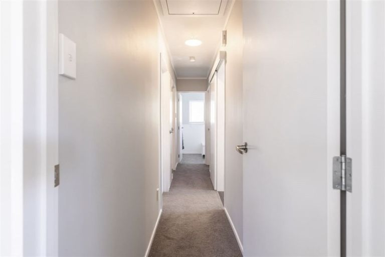 Photo of property in 6a Perrin Place, Kelvin Grove, Palmerston North, 4414