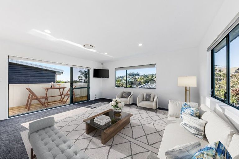 Photo of property in 184b Whangaparaoa Road, Red Beach, 0932
