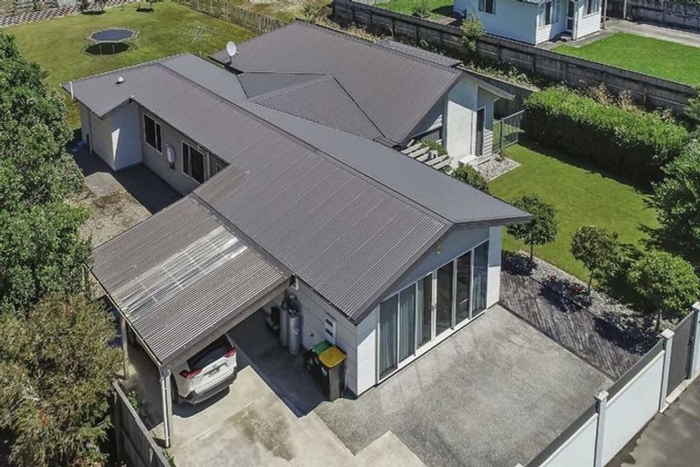 Photo of property in 96 Brougham Street, Westport, 7825