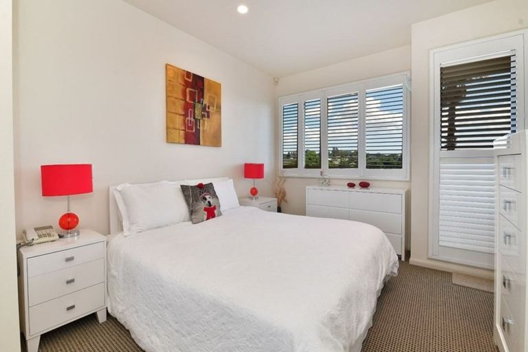 Photo of property in 44 Marellen Drive, Red Beach, 0932