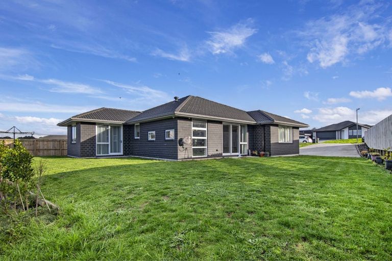 Photo of property in 12 Maui Place, Te Kamo, Whangarei, 0112