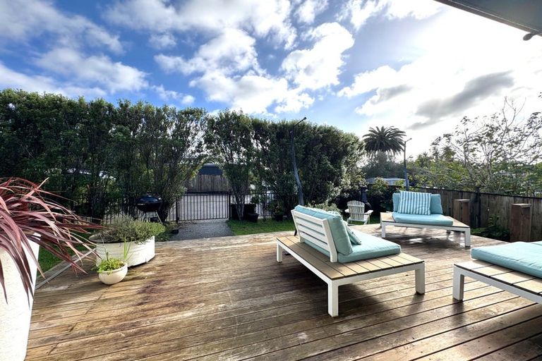 Photo of property in 39a Fairclough Road, Beach Haven, Auckland, 0626