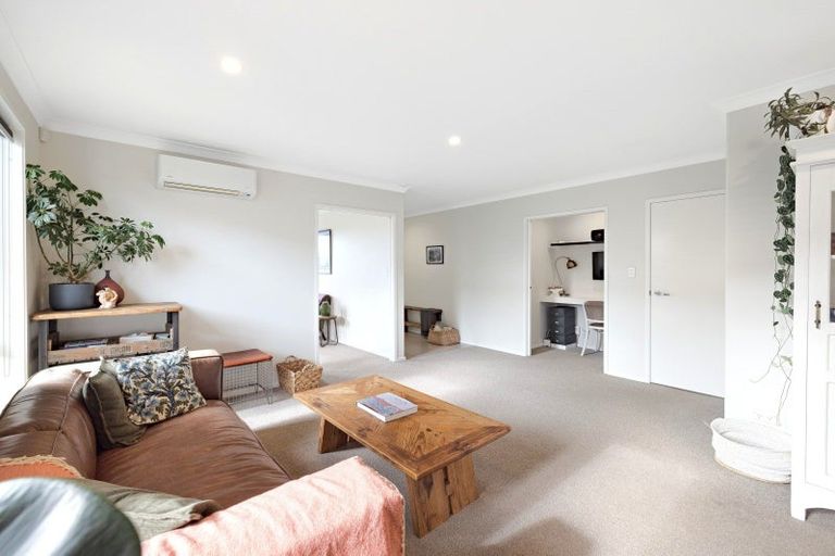Photo of property in 2 Raiha Street, Papamoa Beach, Papamoa, 3118