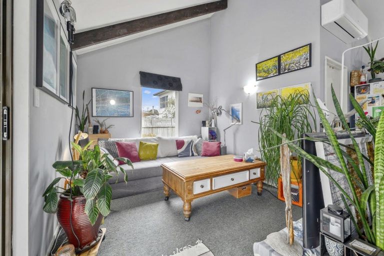 Photo of property in 2/7 Kereru Street, Two Mile Bay, Taupo, 3330