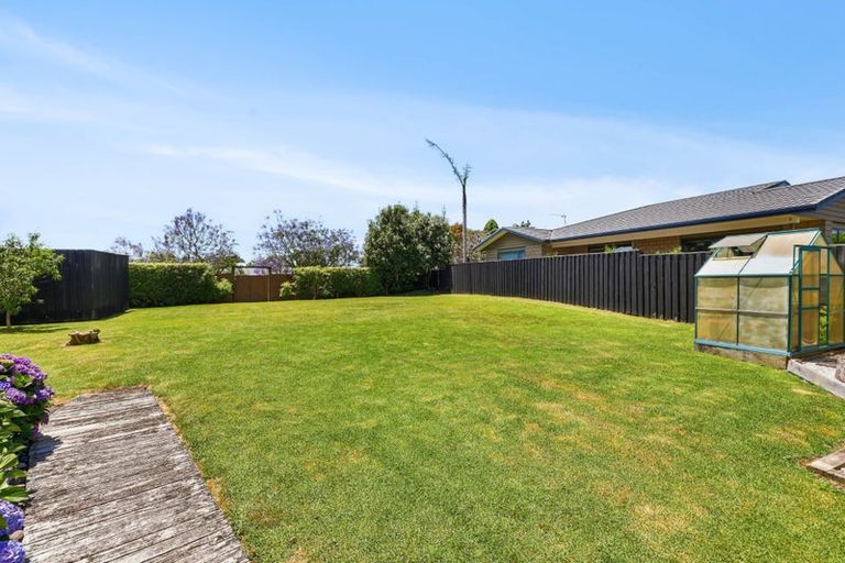 Photo of property in 6 Vela Place, Clarks Beach, 2122