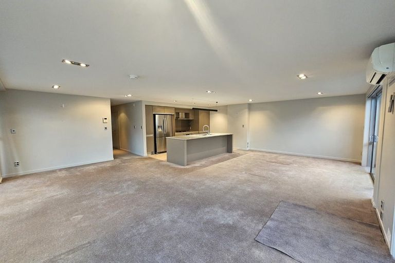 Photo of property in 11 The Mall, Mount Maunganui, 3116