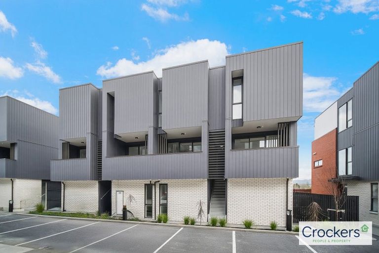Photo of property in 4/2 Treasure Lane, Te Atatu South, Auckland, 0610