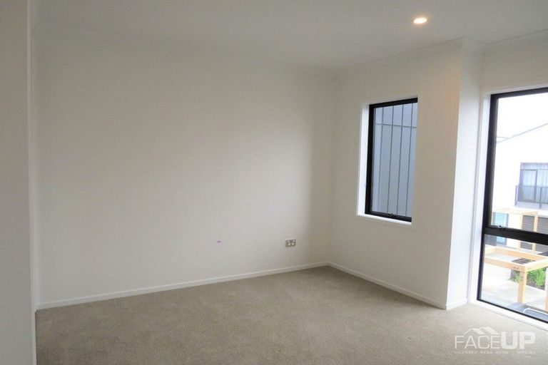 Photo of property in 16 Nugget Avenue, Hobsonville, Auckland, 0616