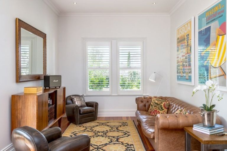 Photo of property in 30 Mcmaster Street, Greytown, 5712