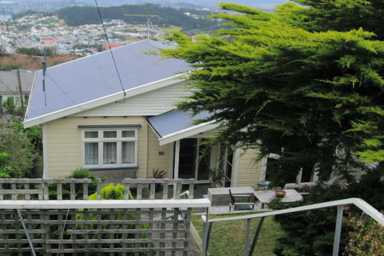 Photo of property in 87 Mills Road, Brooklyn, Wellington, 6021