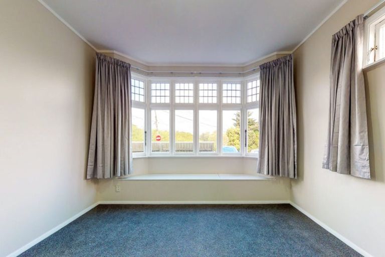 Photo of property in 4a Tarawera Road, Johnsonville, Wellington, 6037