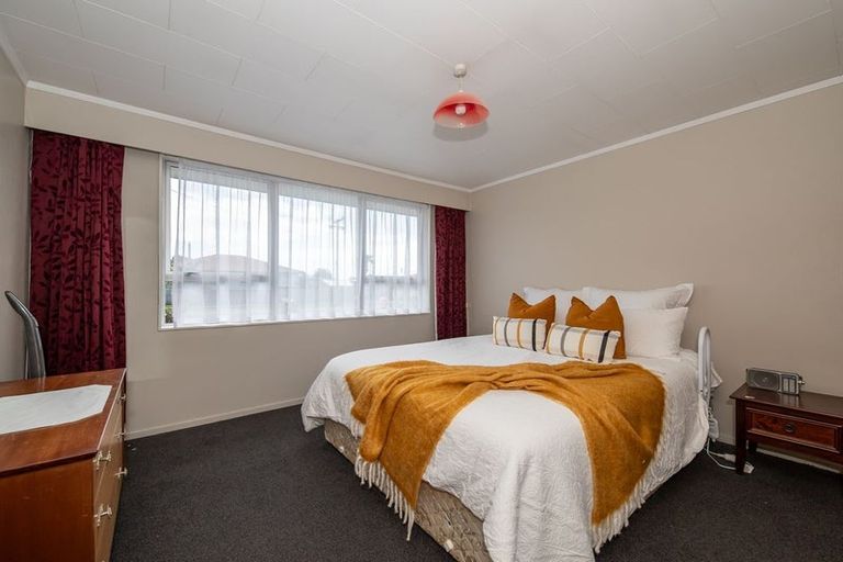 Photo of property in 27 Romilly Street, Westport, 7825