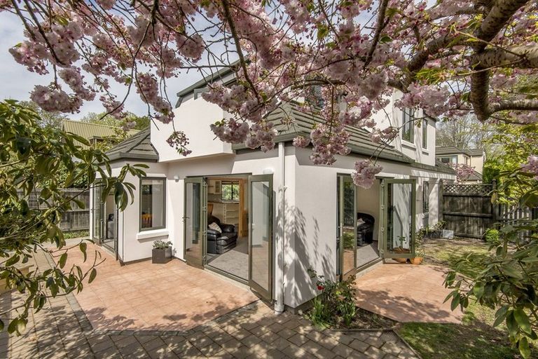 Photo of property in 56 Creyke Road, Ilam, Christchurch, 8041
