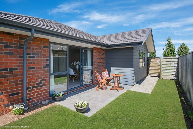 Photo of property in 37 Faringdon Boulevard, Rolleston, 7615