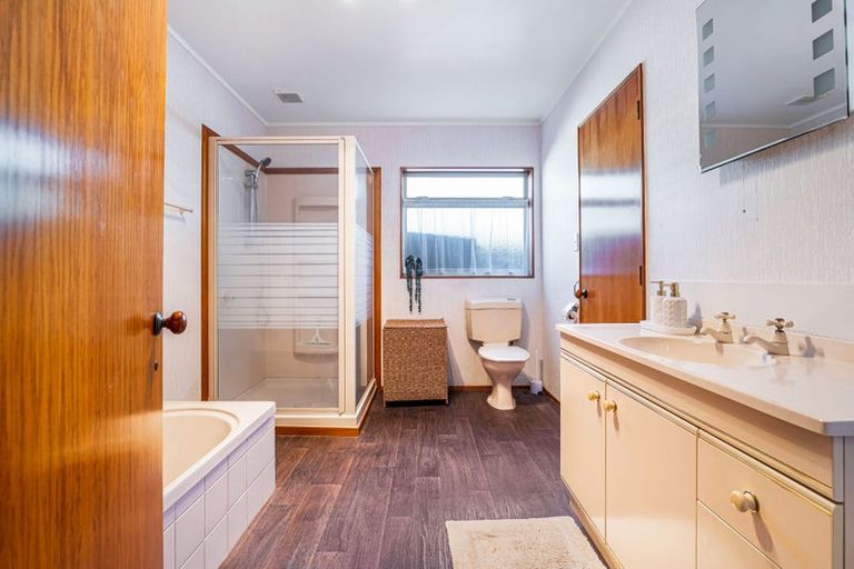 Photo of property in 38 Edward Avenue, Orewa, 0931