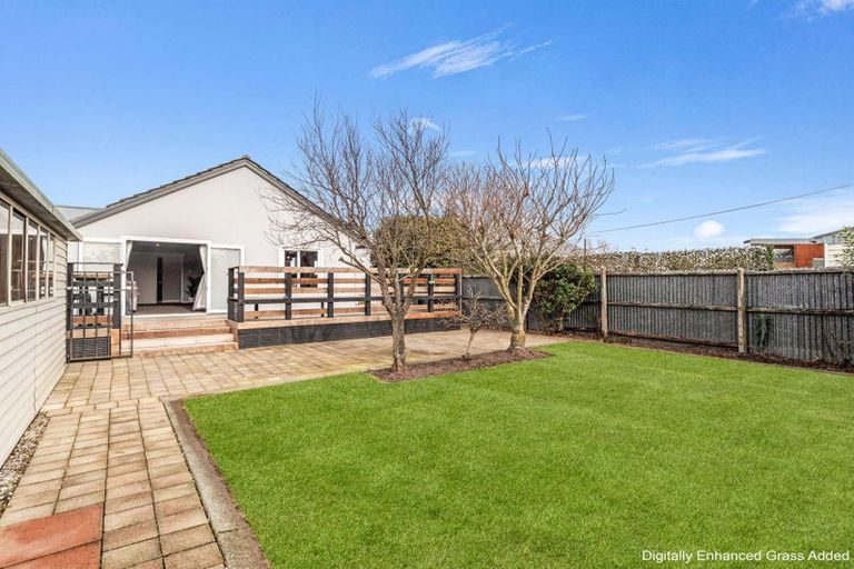 Photo of property in 8 Roberts Road, Hei Hei, Christchurch, 8042