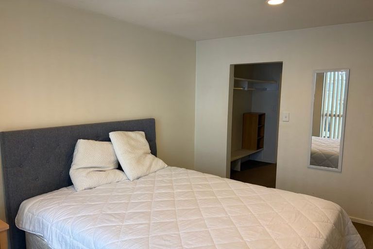 Photo of property in Terrace Heights Apartments, 2/163p The Terrace, Wellington Central, Wellington, 6011