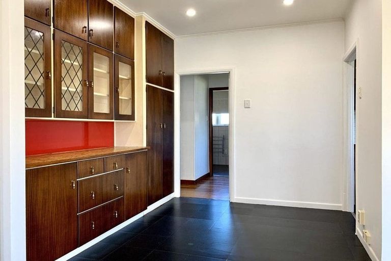 Photo of property in 86 Mcleod Road, Te Atatu South, Auckland, 0610