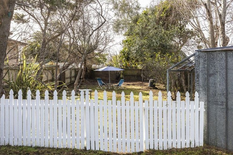 Photo of property in 35 Colenso Street, Sumner, Christchurch, 8081