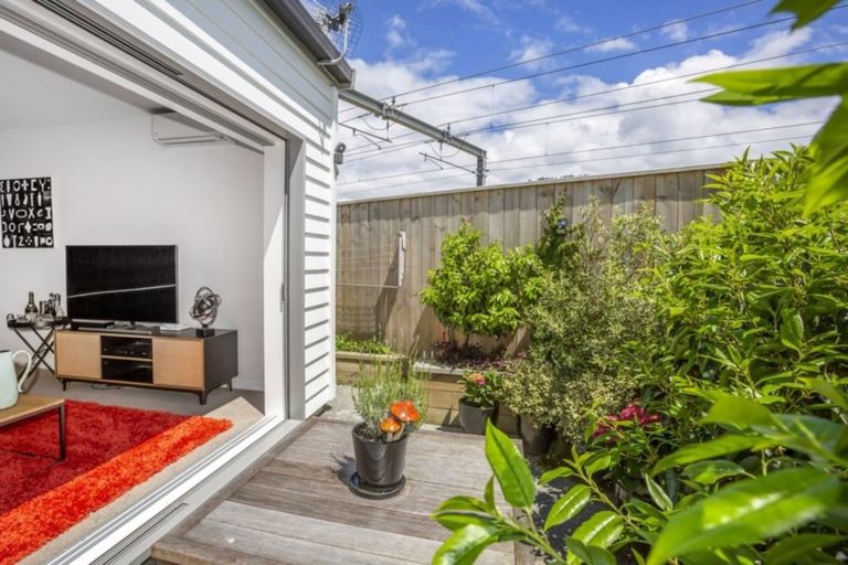 Photo of property in 11/7u Handyside Street, Tawa, Wellington, 5028