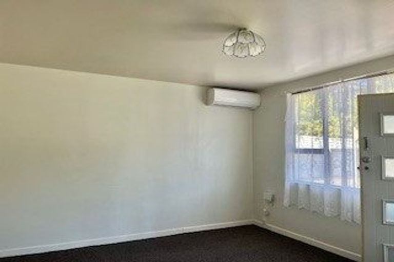 Photo of property in 53a Pleasant Road, Glen Eden, Auckland, 0602