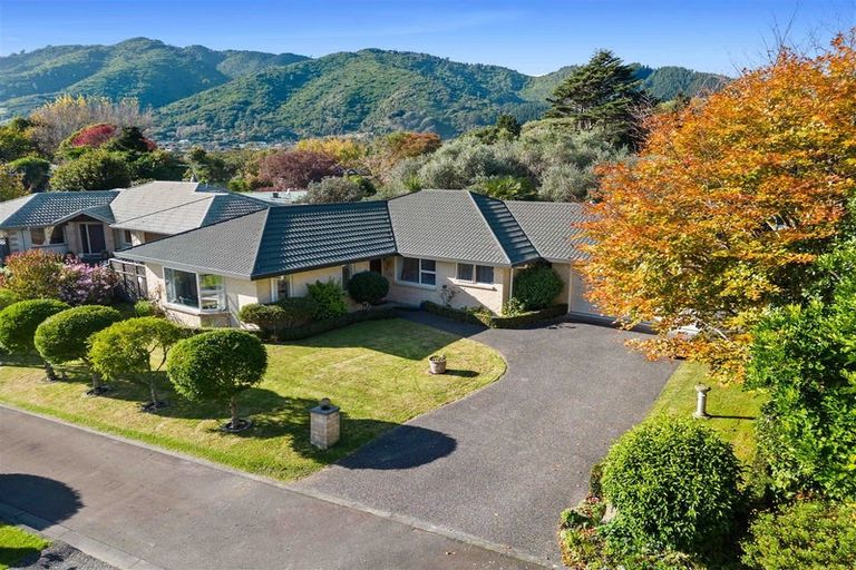 Photo of property in 29b Karu Crescent, Waikanae, 5036