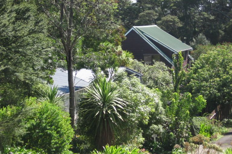 Photo of property in 44 Pokapu Street, Titirangi, Auckland, 0600