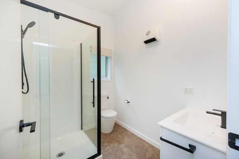 Photo of property in 35 Oram Drive, Turitea, Palmerston North, 4472