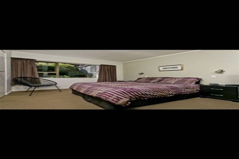 Photo of property in 13 King Richard Place, Browns Bay, Auckland, 0630
