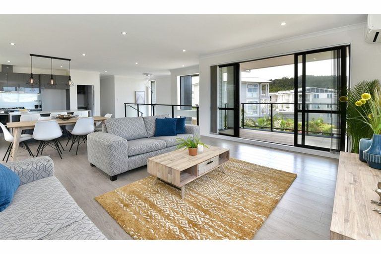 Photo of property in 61 Landmark Terrace, Orewa, 0931
