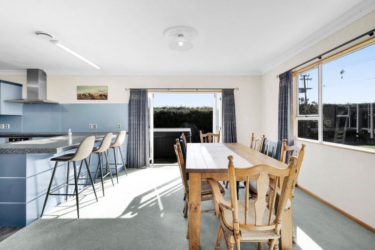 Photo of property in 2775 Eltham Road, Te Kiri, Opunake, 4682