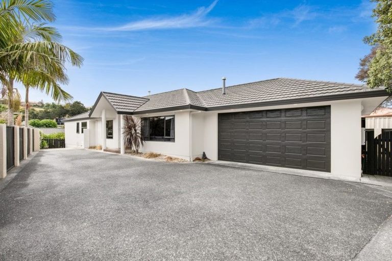 Photo of property in 32 Les Fisher Place, Pukekohe, 2120