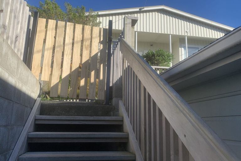 Photo of property in 37 Ara Paiwhenua, Tawa, Wellington, 5028
