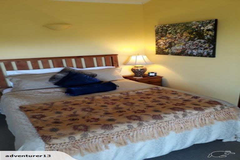 Photo of property in 666 South Titirangi Road, Titirangi, Auckland, 0604