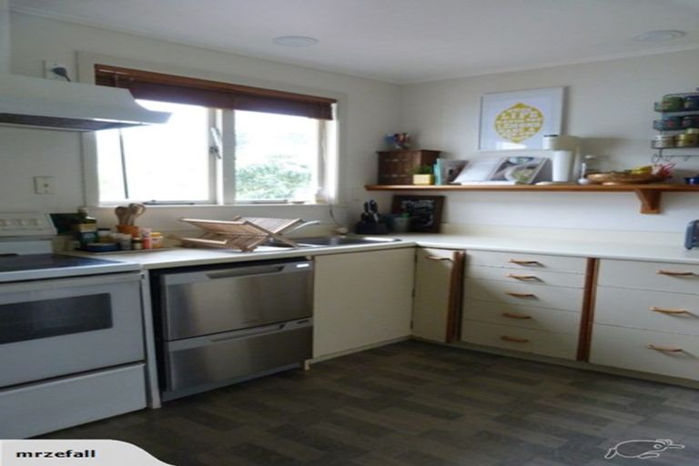 Photo of property in 68 Lake Road, Northcote, Auckland, 0627