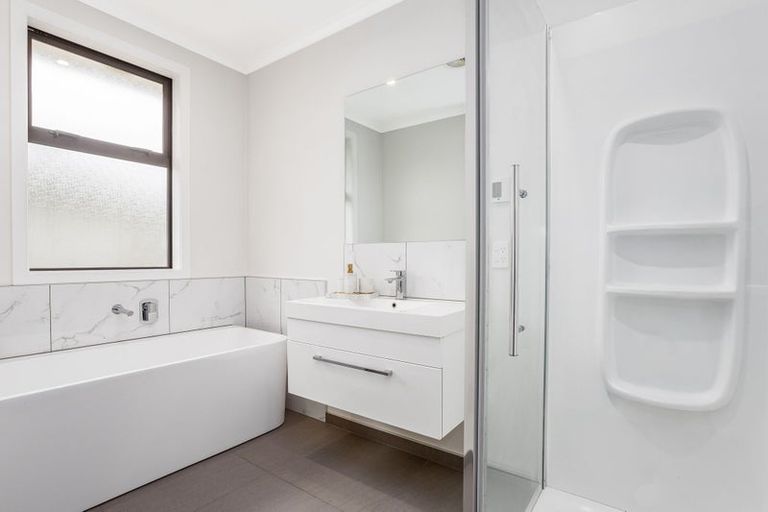 Photo of property in 5 Waitaria Terrace, Aotea, Porirua, 5024