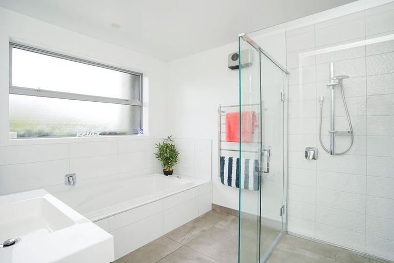 Photo of property in 11 Majestic Chance, Seaward Bush, Invercargill, 9812