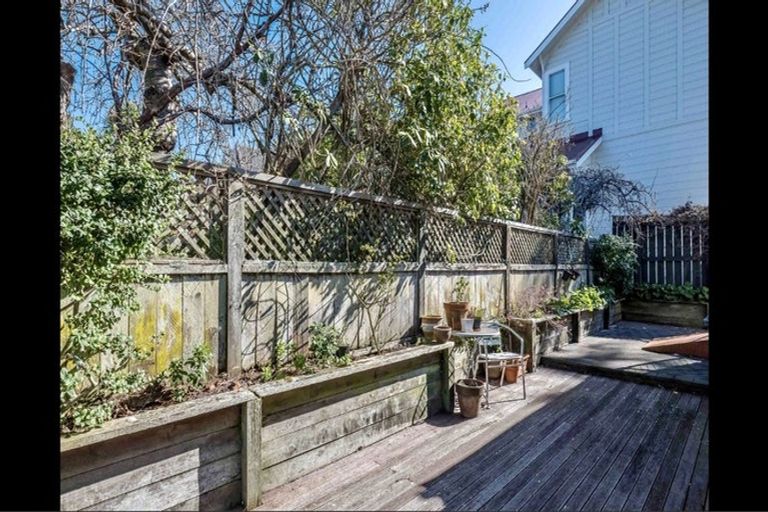 Photo of property in 6 Station Road, Khandallah, Wellington, 6035