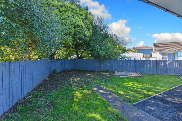 Photo of property in 2/21 Komako Place, Papatoetoe, Auckland, 2025