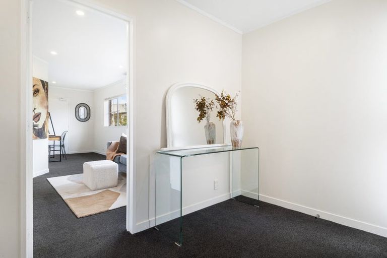 Photo of property in 13a Gulf View Road, Murrays Bay, Auckland, 0630