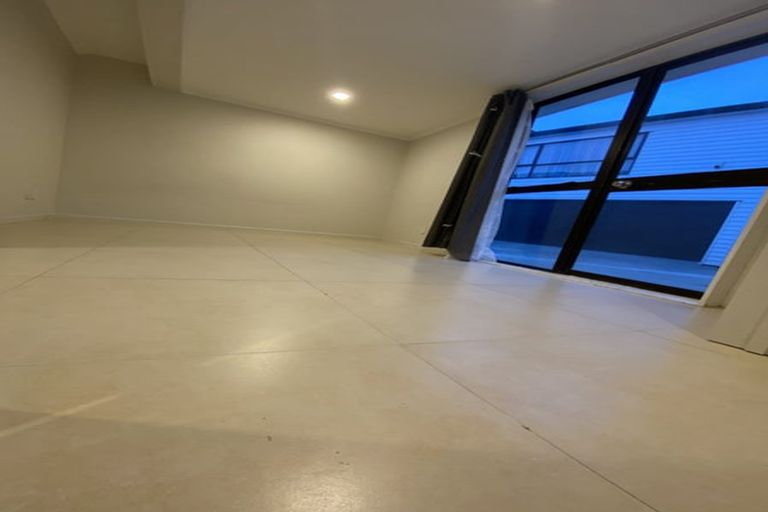 Photo of property in 86d Kelman Road, Kelston, Auckland, 0602